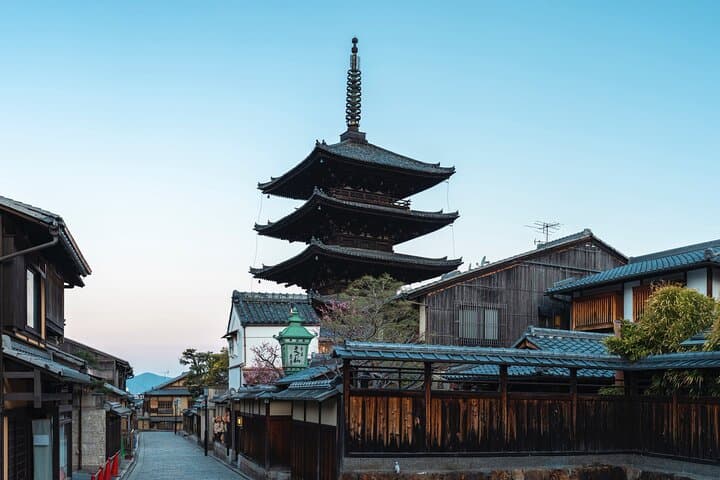 Kyoto Full-Day Excursion from Kobe Port: Private Temples, Gardens & Riverside Walks photo 4