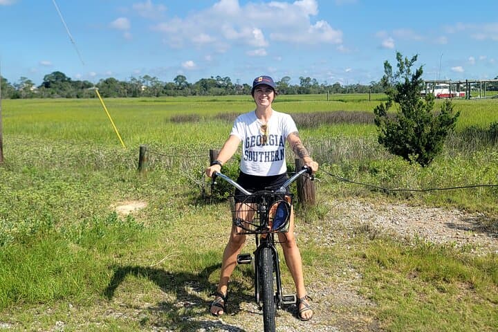 Tybee Island Bus & Bike Combo: 5-Hour Tour to the Lighthouse and North Beach