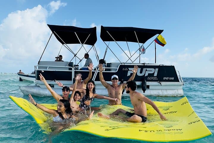 Private Pontoon Tour in San Andrés — Swim, Snorkel & Floating Bar Experience photo 5