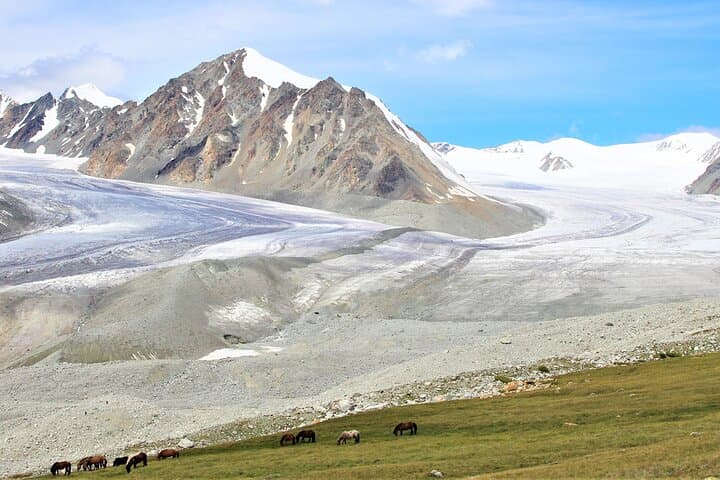 Altai Tavan Bogd Hiking & Malchin Peak Climb — 7-Day Mongolia Trek photo 5