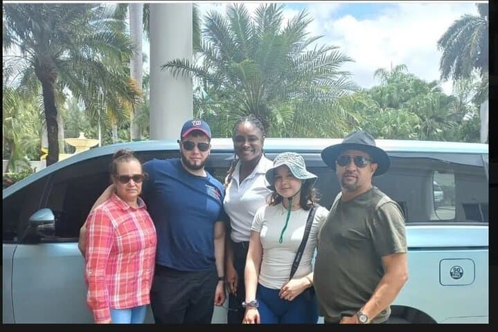 Private Dunn's River & Blue Hole Tour from Montego Bay — Climb, Swim, and Cliff-Jump photo 2