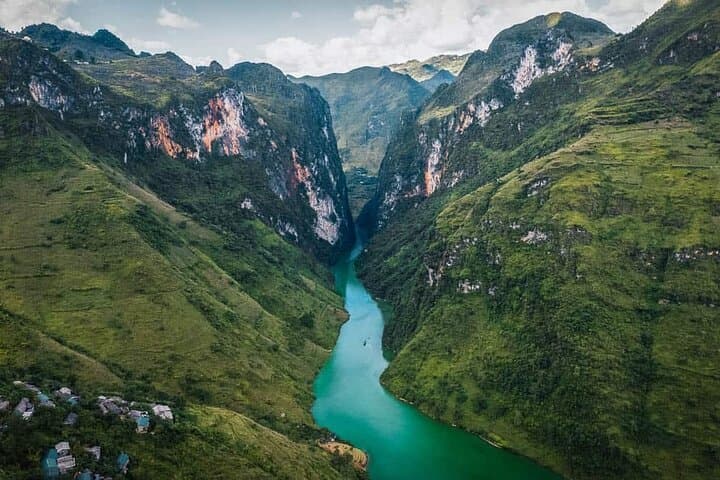 3-Day Motorcycle Loop Through Ha Giang's Karst Highlands photo 3
