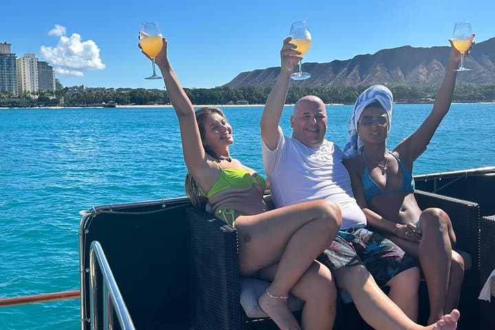 Intimate Waikiki Whale-Watching & Scenic Cruise from Ala Wai Harbor