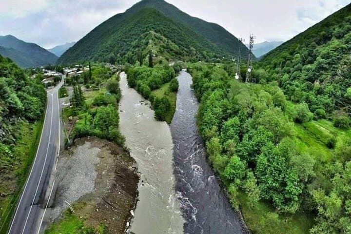 Tbilisi to Kazbegi: Gergeti, Ananuri & Gudauri Day Trip Guide photo 3