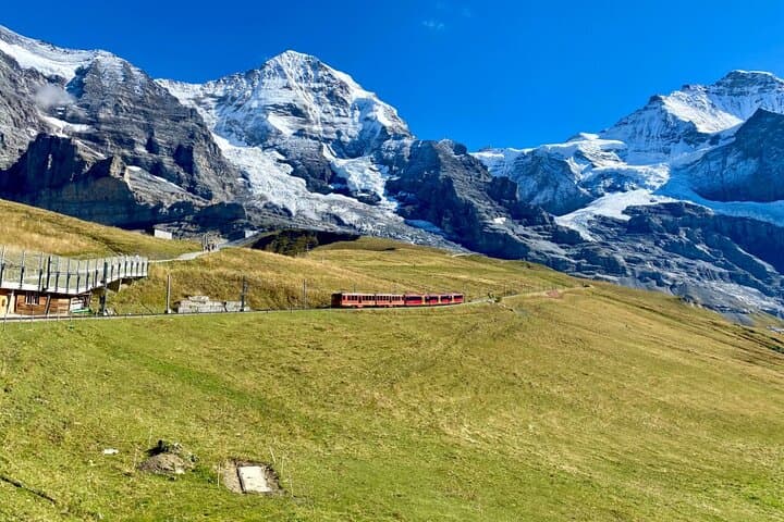 Day Tour from Interlaken to Lauterbrunnen, Kleine Scheidegg & Grindelwald photo 3