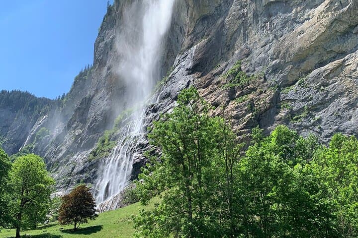Schilthorn and Lauterbrunnen Day Trip from Bern – Cable Car to 2,970m photo 4