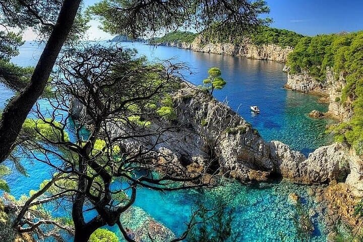 Dubrovnik to Elafiti Private Speedboat Tour — Koločep Caves & Šunj Beach Day Trip photo 6