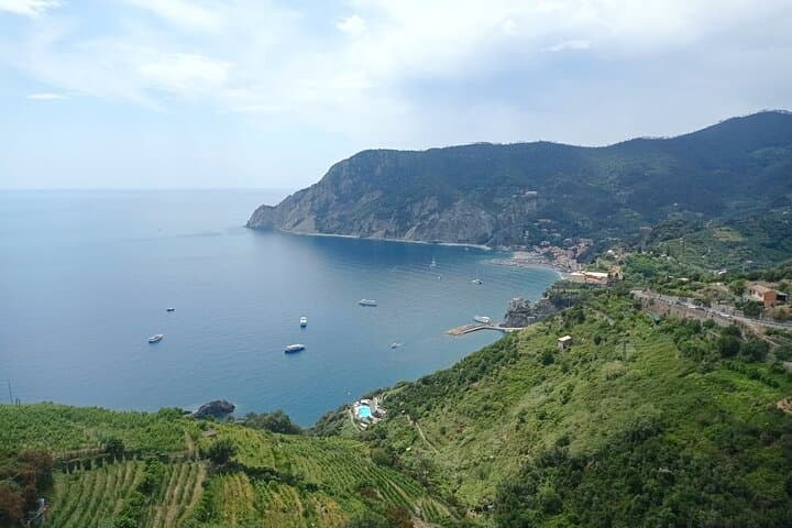 Accessible Cinque Terre Private Tour from Livorno — Portovenere, Corniglia & Vernazza