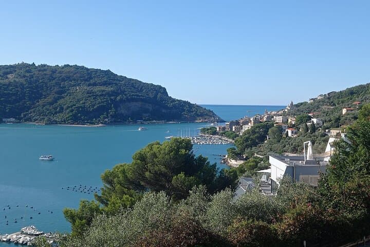 Accessible Cinque Terre Private Tour from Livorno — Portovenere, Corniglia & Vernazza photo 3