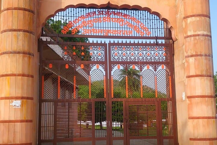 Hidden Gems of Pushkar: Offbeat Pushkar Route & Aravalli Foothills Tour photo 3