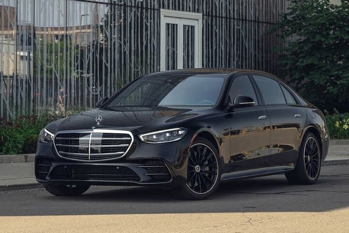 Honolulu Luxury Sedan Private Chauffeur 4-Hour Tour
