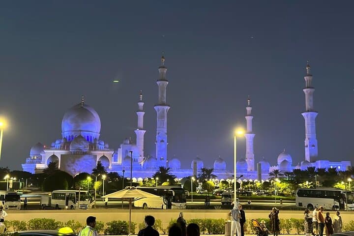Private Abu Dhabi Day Tour: Grand Mosque, Qasr Al Watan & Louvre photo 6