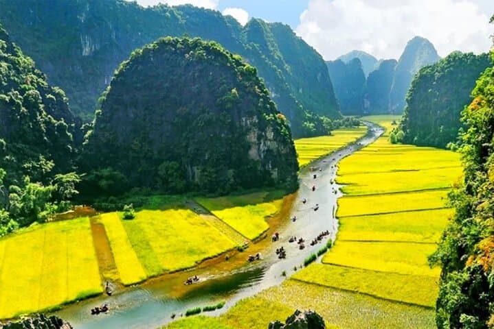 Tam Coc, Hoa Lu & Mua Cave Day Trip from Hanoi — Sampans, Steps & Village Rides photo 4