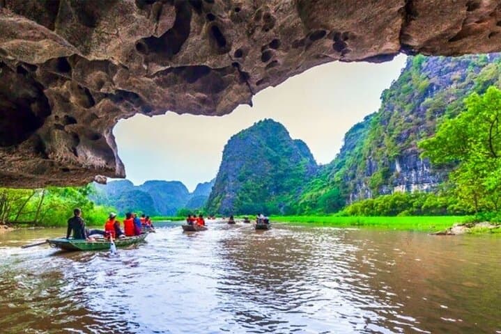 Tam Coc, Hoa Lu & Mua Cave Day Trip from Hanoi — Sampans, Steps & Village Rides photo 3