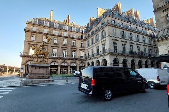 Private Transfer Inside Paris: Hotel, AirBnB & Train Station Pickup