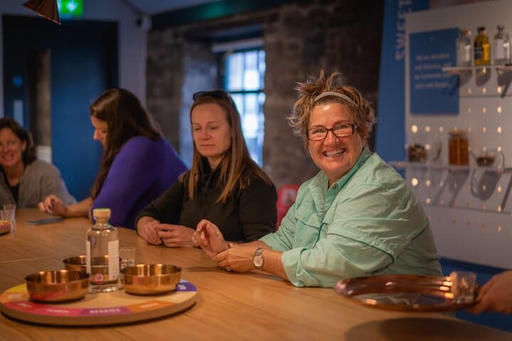 Edinburgh Food & Drink Walking Tour — EatWalk Tours Old Town Tastings photo 4