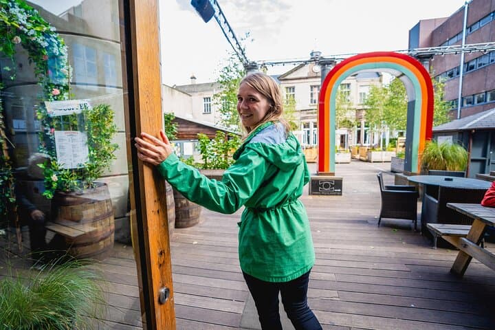 Edinburgh Food & Drink Walking Tour — EatWalk Tours Old Town Tastings