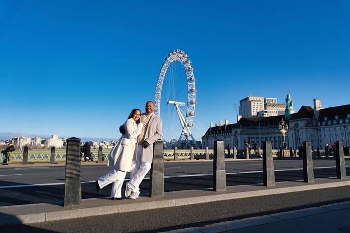 Private London Landmarks Photoshoot with a Professional Photographer