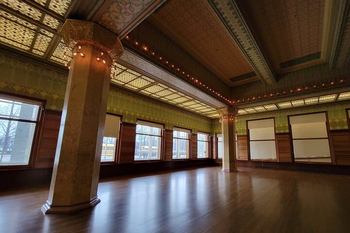 Private Expert Guided Tour of the Art Institute of Chicago — Skip-the-Line Masterpieces photo 6