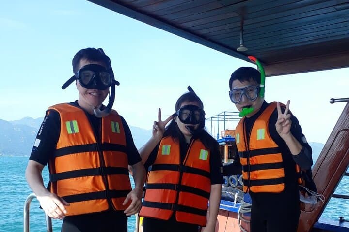 Nha Trang Bay Half-Day Snorkeling: Coral Reefs & Lunch on the Water photo 4