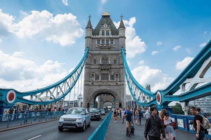Private All-Inclusive London Day Tour: Tower, Westminster, St Paul's & Thames Cruise photo 1