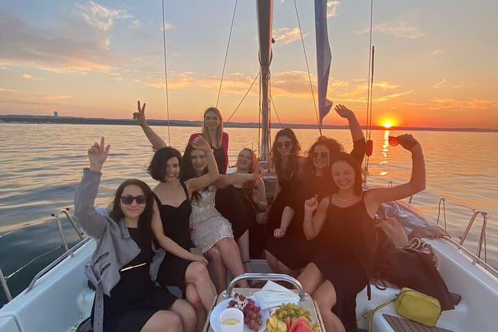 Gdańsk Motława & Port Yacht Cruise — Historic Waterfront Views with Prosecco photo 6