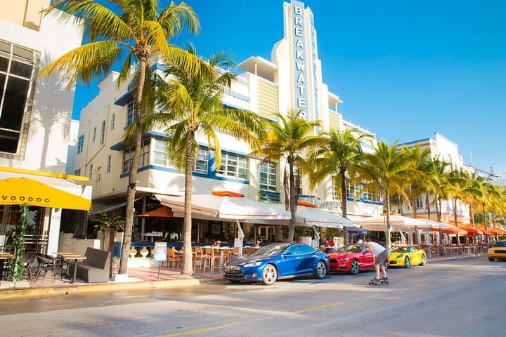 South Beach Highlights Walking Tour: Art Deco, Lincoln Road & Espanola Way photo 3