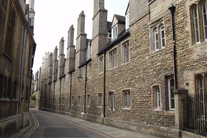 Cambridge Private Walking Tour — Kings College, River Cam & Historic Colleges Walk photo 2