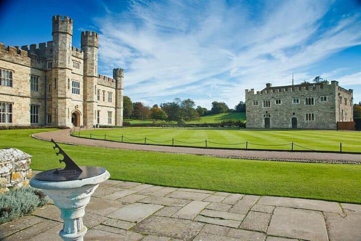 Leeds Castle, Canterbury & Dover: Private Day Tour from London