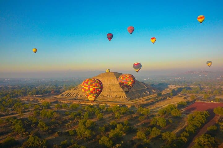 Sunrise Hot-Air Balloon Over Teotihuacán with Sky Balloons Mexico photo 3