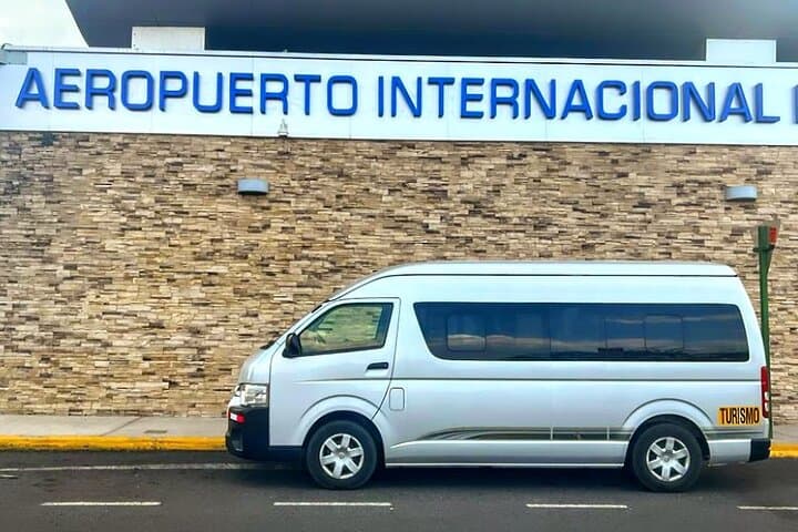 Private Liberia Airport Transfer to Tamarindo — Comfortable High-Roof Van Service photo 1