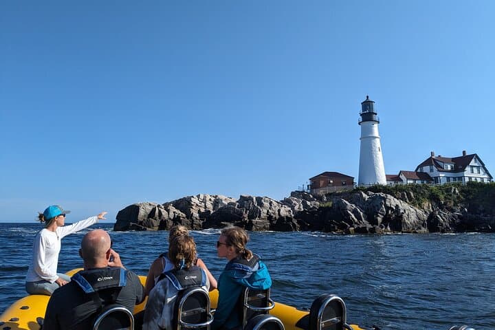 Seven Lighthouses of Portland: Offshore Cruise from Bug Light to Halfway Rock photo 1