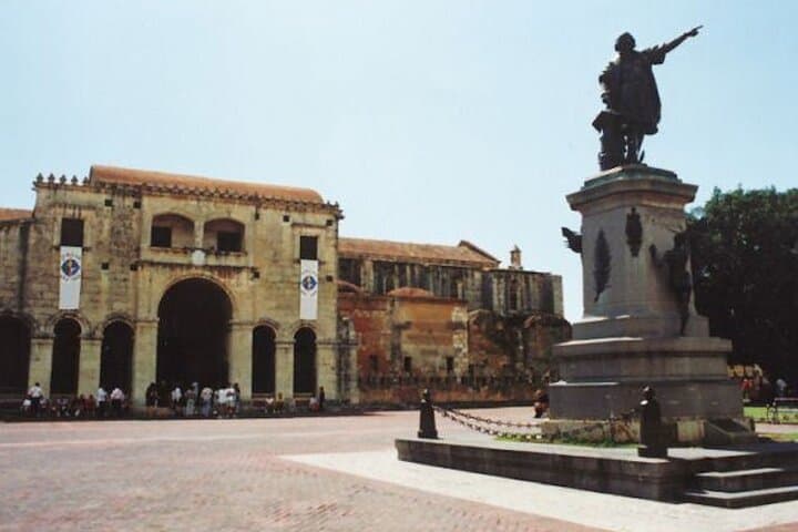 Santo Domingo Full-Day Colonial Zone Tour: Cathedral, Alcázar & Lunch photo 2