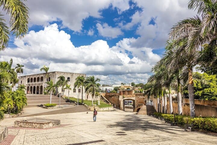 Santo Domingo Full-Day Colonial Zone Tour: Cathedral, Alcázar & Lunch photo 4