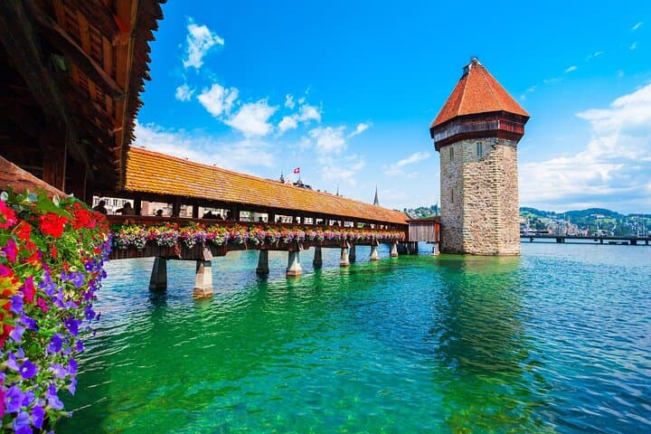 Historic Lucerne: Private 2-Hour Walking Tour of Chapel Bridge & Old Town