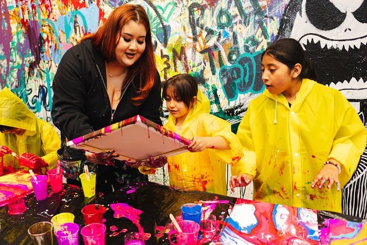 Private Fluid Acrylic Painting Class in Chicago: Hands-On Fluid Art Workshop photo 6