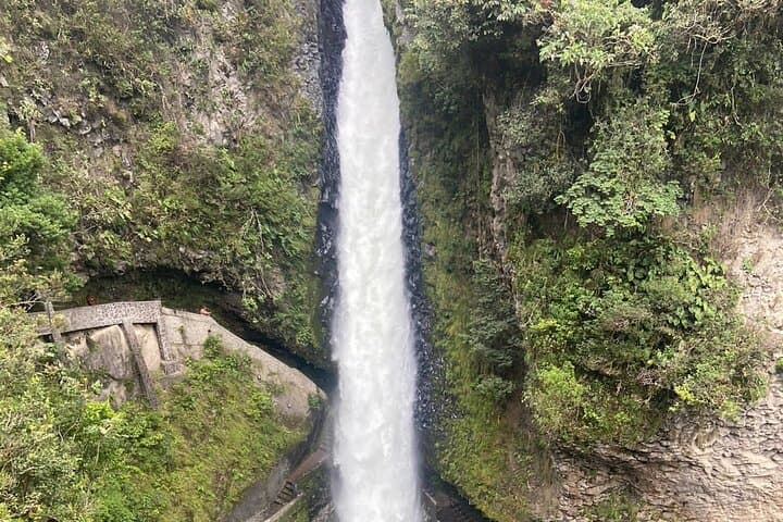 Baños Waterfalls & Tree House Private Tour — El Pailón del Diablo, Manto de la Novia & More photo 6