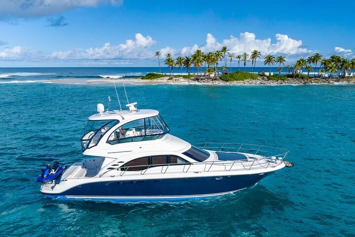 Half-Day Private Yacht Charter to Rose Island & Swimming Pigs — Nassau Snorkel Escape photo 3