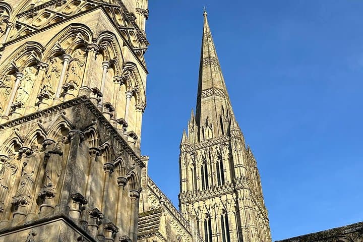 Salisbury Cathedral Private Tour with Oxford PhD Historian and London Transfer photo 2