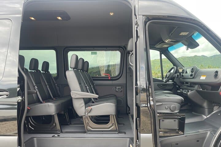 Private Mercedes Van Transfer from HNL Airport to Waikiki — Up to 14 Passengers photo 5