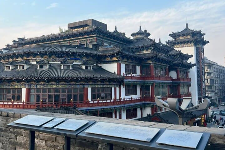 Xi'an Private Day Tour: Terracotta Warriors, City Wall & Muslim Quarter photo 4