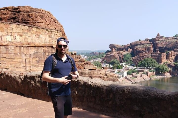 7-Day Karnataka Heritage Circuit: Badami, Aihole, Pattadakal, Hampi & Bangalore