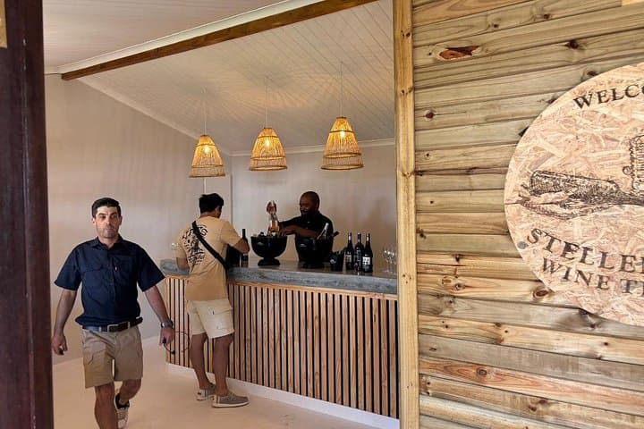 Ride-the-stellenbosch-wine-tractor-hop-on-hop-off-tasting-tour photo 4