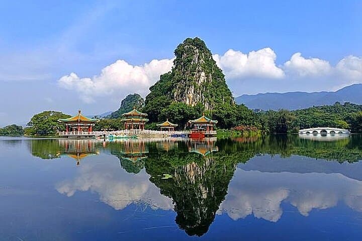 Seven Star Crags & Song-Dynasty City Wall: Private Day Tour from Guangzhou