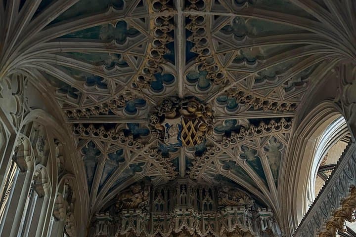Salisbury Cathedral Private Tour with Oxford PhD Historian and London Transfer photo 5