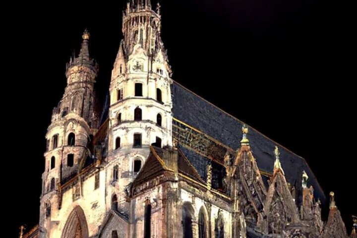 Manhunt by Stephansdom: Interactive True-Crime Mystery Walk in Vienna