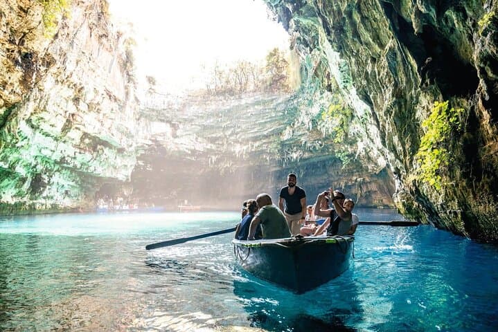 Kefalonia Day Trip from Zakynthos: Drogarati Cave, Melissani Lake & Myrtos Bay