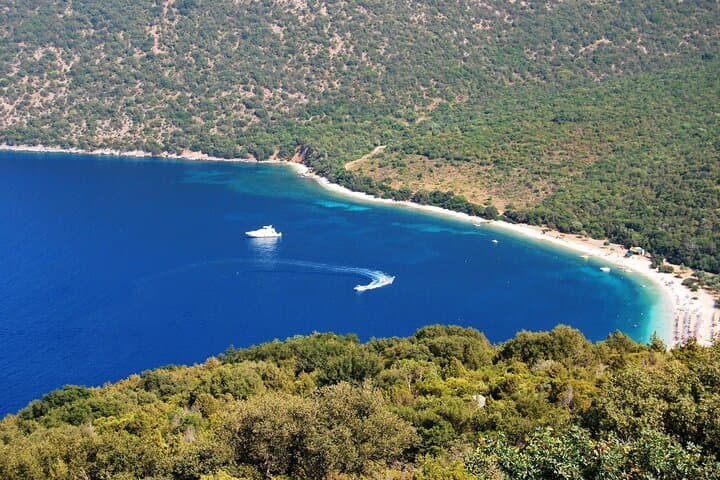 Kefalonia Day Trip from Zakynthos: Drogarati Cave, Melissani Lake & Myrtos Bay photo 5