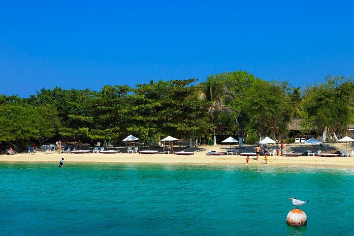 Isla del Encanto Day Trip from Cartagena: Beach, Boats & BBQ Lunch photo 5