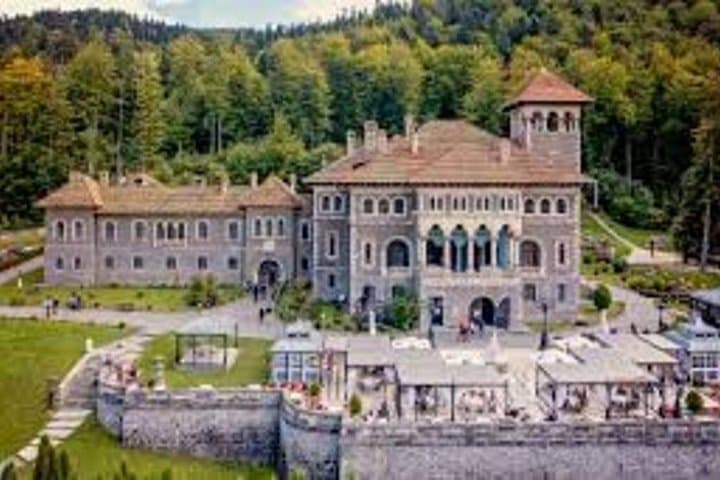 Transylvania Three-Castles Tour: Bran, Cantacuzino & Peles from Brasov